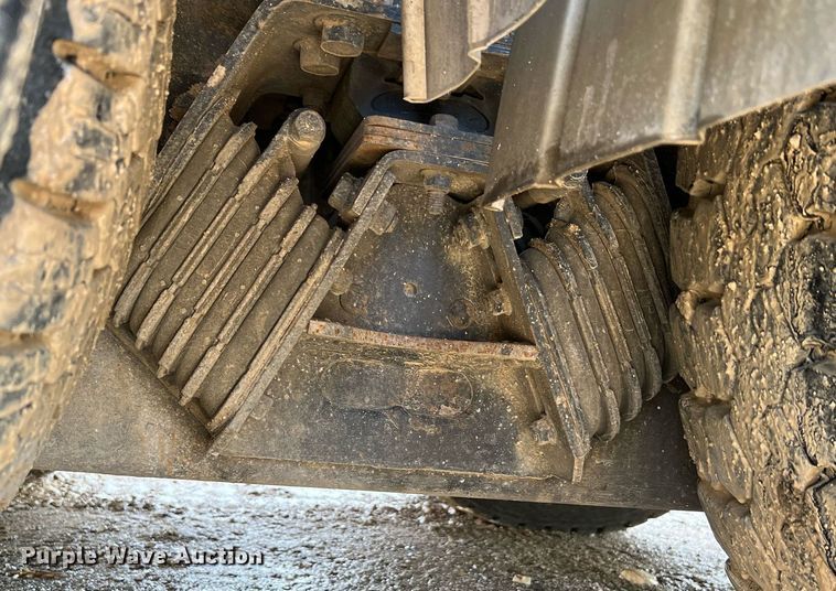 image for item NI9028 2009 International WorkStar 7600  vacuum truck