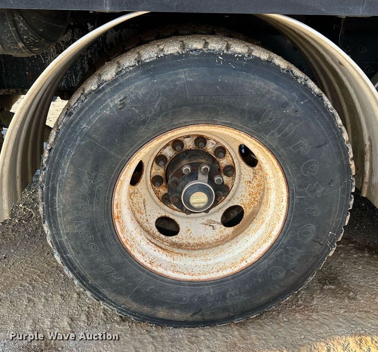 image for item NI9028 2009 International WorkStar 7600  vacuum truck