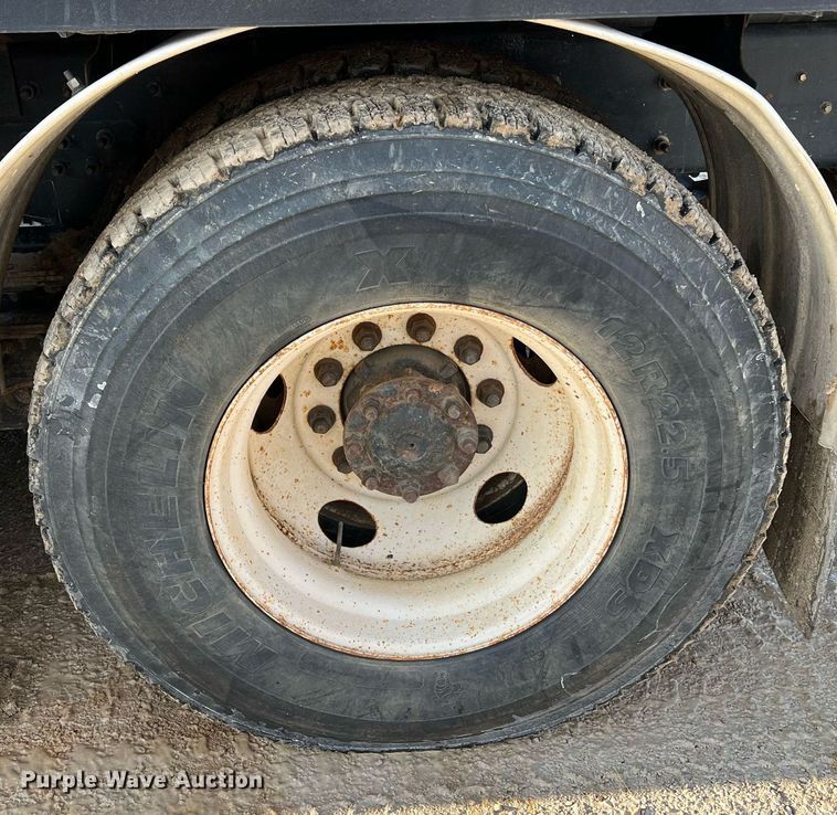 image for item NI9028 2009 International WorkStar 7600  vacuum truck