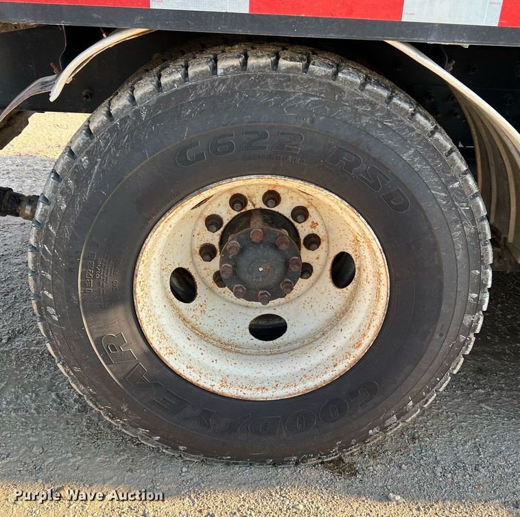 image for item NI9028 2009 International WorkStar 7600  vacuum truck