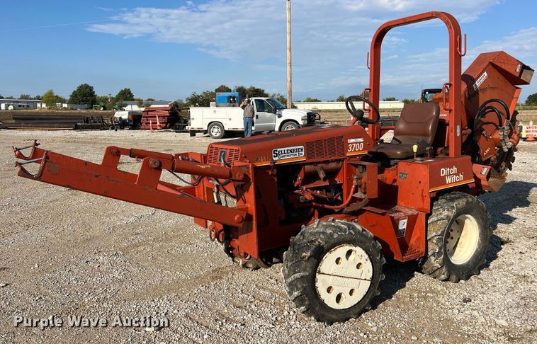 image for item NI9030 2000 Ditch Witch 3700DD  rock saw