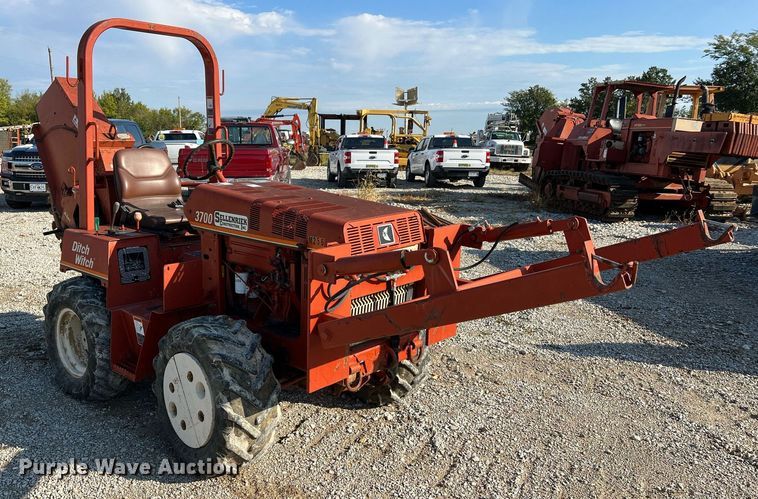 image for item NI9030 2000 Ditch Witch 3700DD  rock saw