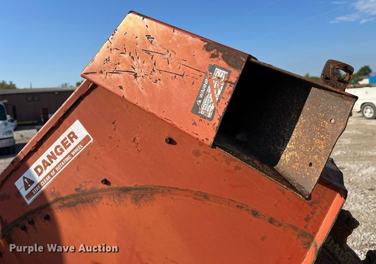 image for item NI9030 2000 Ditch Witch 3700DD  rock saw