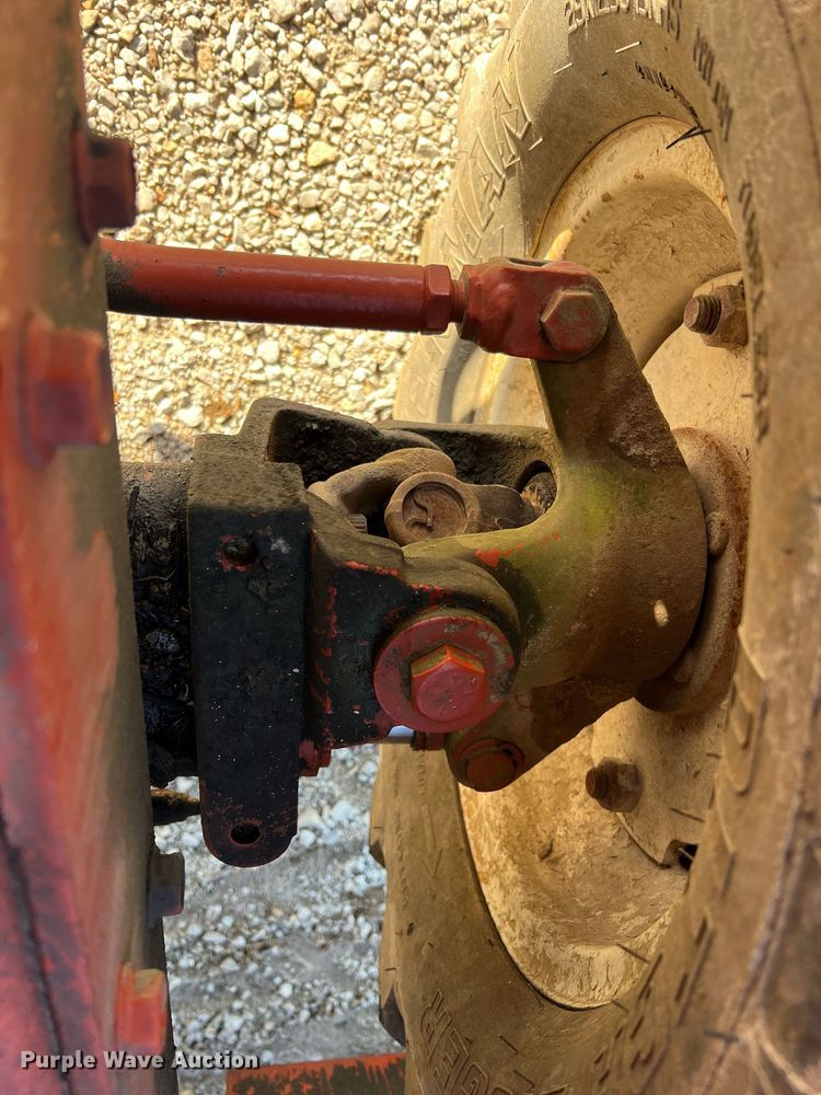 image for item NI9030 2000 Ditch Witch 3700DD  rock saw