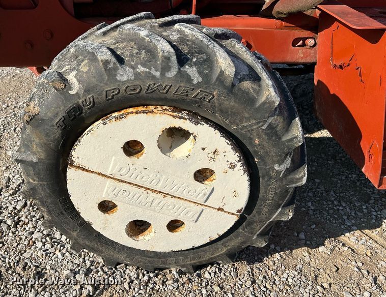 image for item NI9030 2000 Ditch Witch 3700DD  rock saw