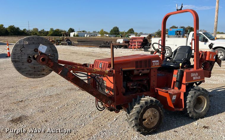 image for item NI9032 2001 Ditch Witch 3700DD  cable plow