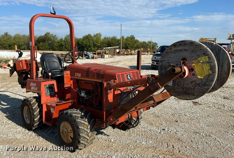 image for item NI9032 2001 Ditch Witch 3700DD  cable plow