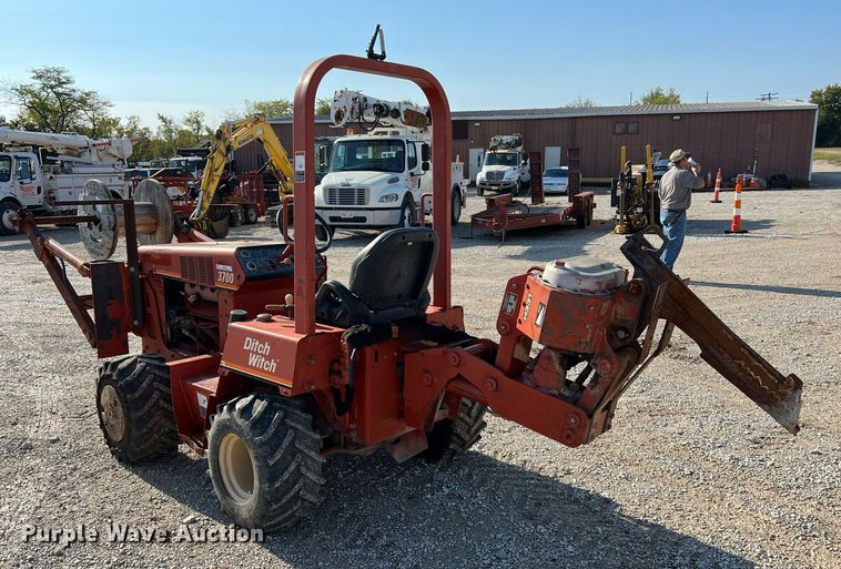 image for item NI9032 2001 Ditch Witch 3700DD  cable plow