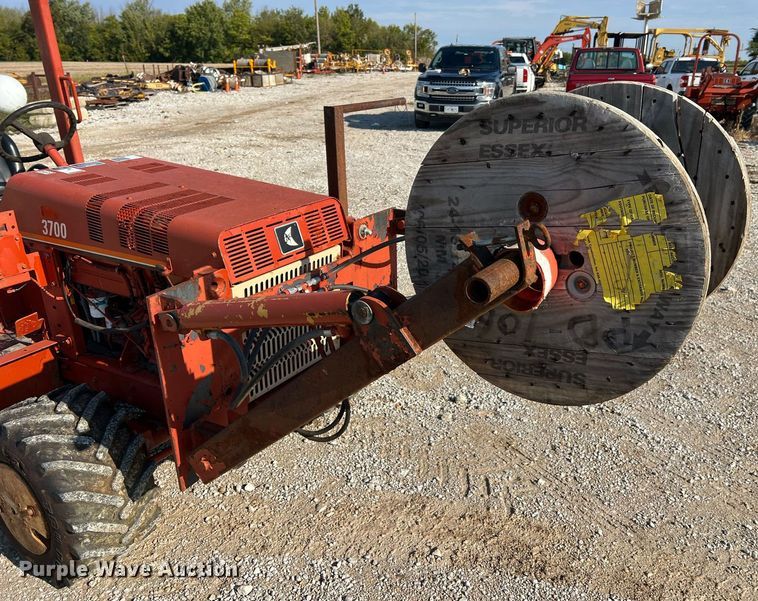 image for item NI9032 2001 Ditch Witch 3700DD  cable plow