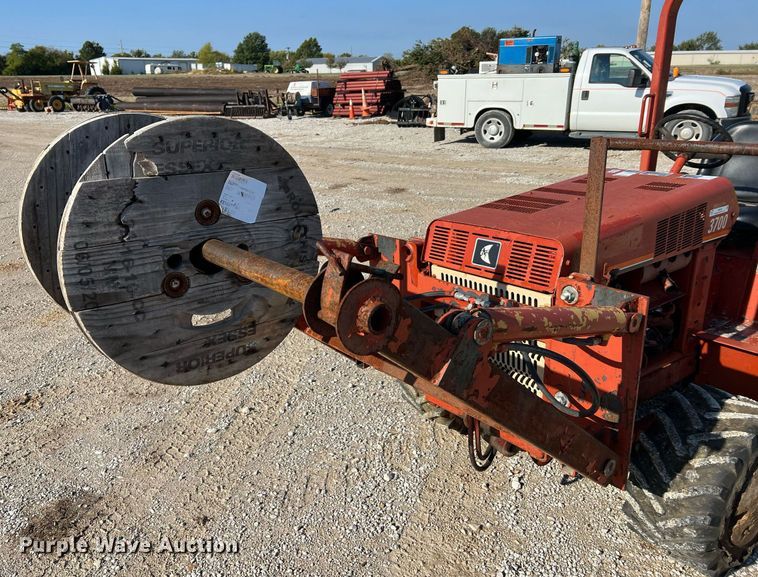 image for item NI9032 2001 Ditch Witch 3700DD  cable plow