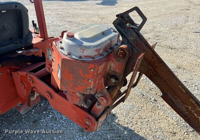 image for item NI9032 2001 Ditch Witch 3700DD  cable plow