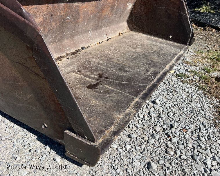 image for item NI9055 1998 Daewoo DSL801  skid steer loader