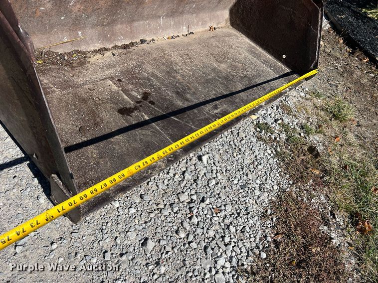 image for item NI9055 1998 Daewoo DSL801  skid steer loader