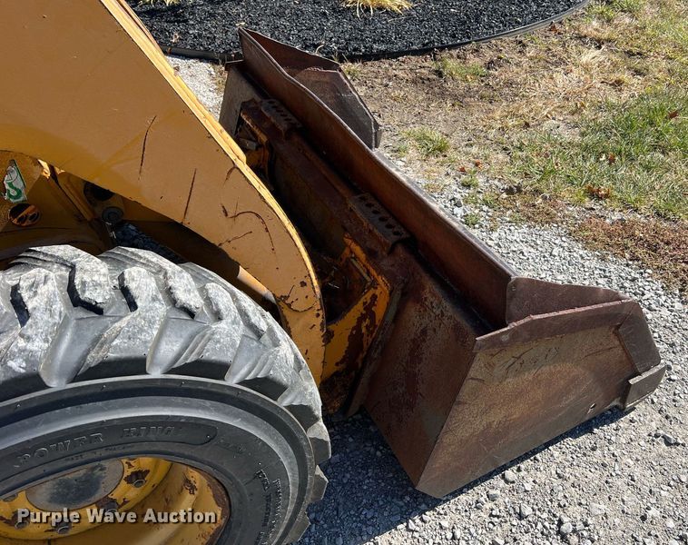 image for item NI9055 1998 Daewoo DSL801  skid steer loader