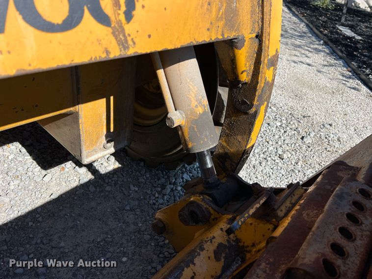 image for item NI9055 1998 Daewoo DSL801  skid steer loader