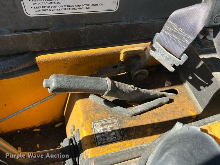 image for item NI9055 1998 Daewoo DSL801  skid steer loader