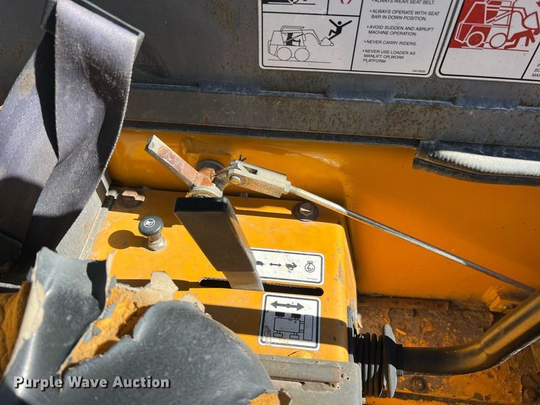 image for item NI9055 1998 Daewoo DSL801  skid steer loader