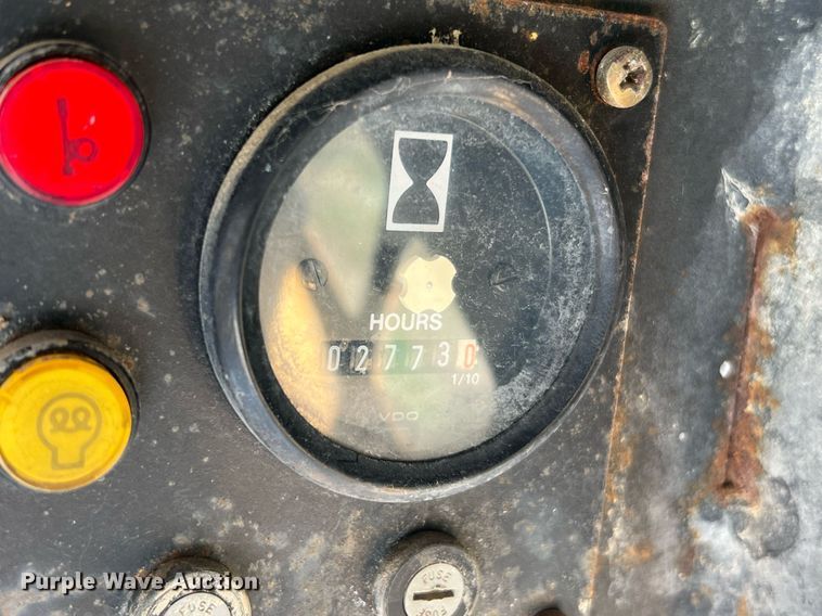 image for item NI9055 1998 Daewoo DSL801  skid steer loader