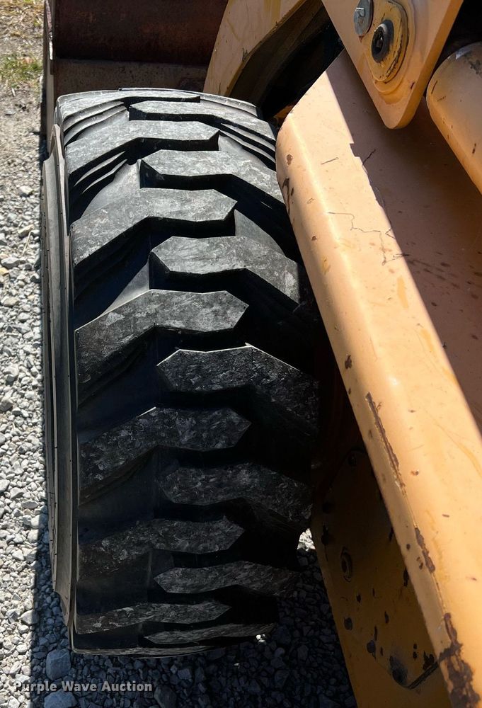 image for item NI9055 1998 Daewoo DSL801  skid steer loader