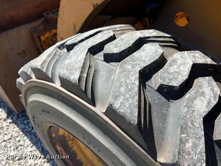 image for item NI9055 1998 Daewoo DSL801  skid steer loader