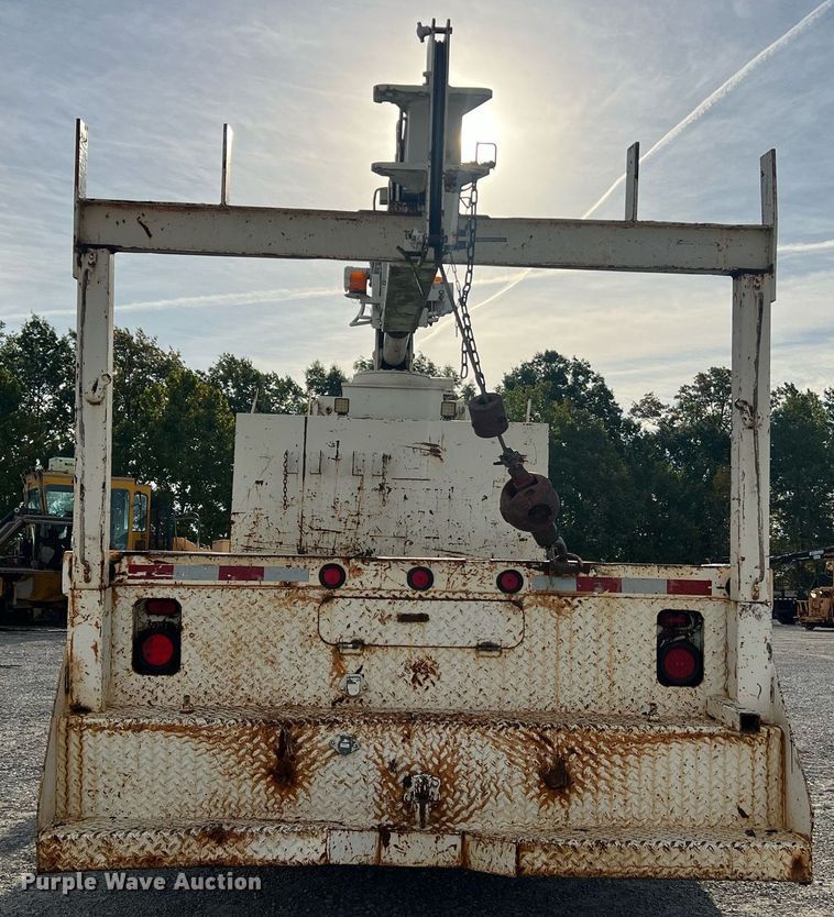 image for item NI9057 1990 Ford F800  crane truck