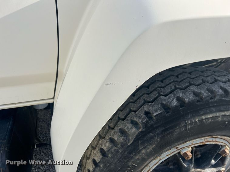 image for item NI9057 1990 Ford F800  crane truck