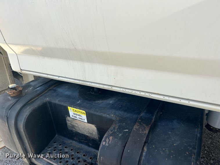 image for item NI9057 1990 Ford F800  crane truck