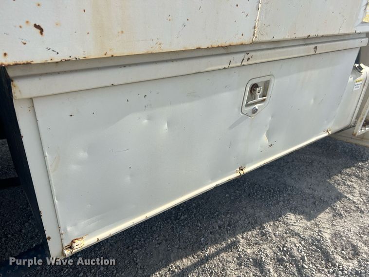 image for item NI9057 1990 Ford F800  crane truck