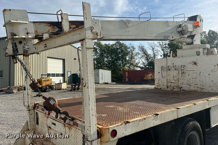 image for item NI9057 1990 Ford F800  crane truck