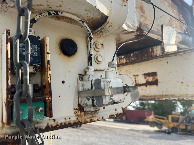 image for item NI9057 1990 Ford F800  crane truck