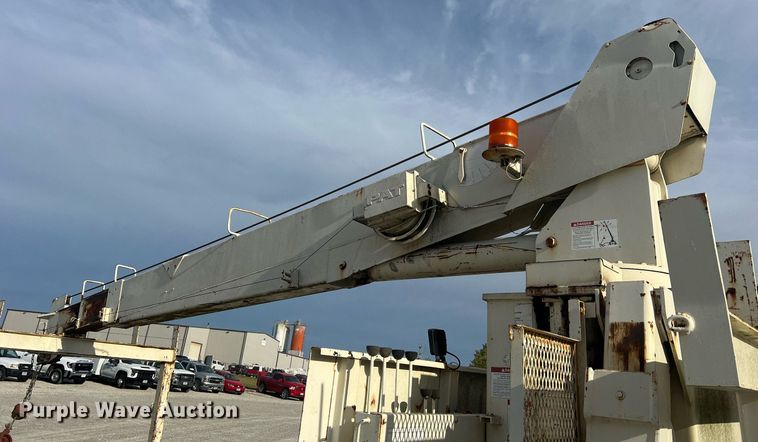 image for item NI9057 1990 Ford F800  crane truck