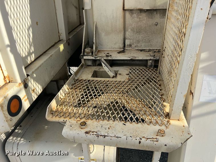 image for item NI9057 1990 Ford F800  crane truck