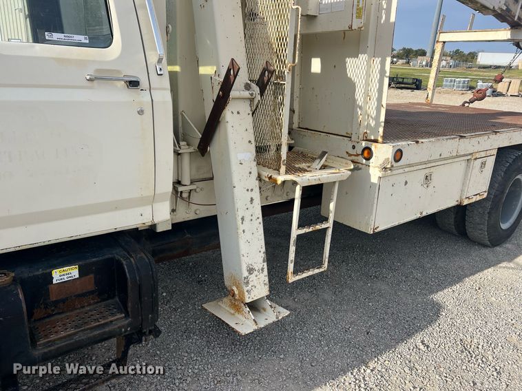 image for item NI9057 1990 Ford F800  crane truck