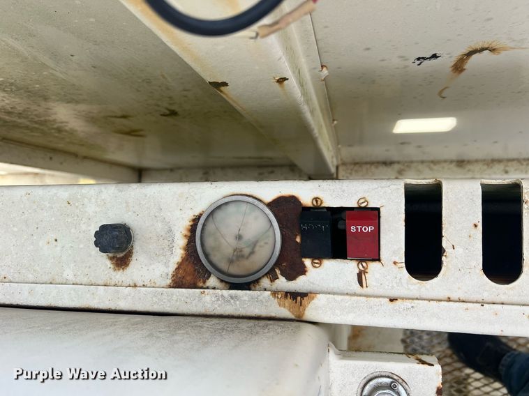 image for item NI9057 1990 Ford F800  crane truck