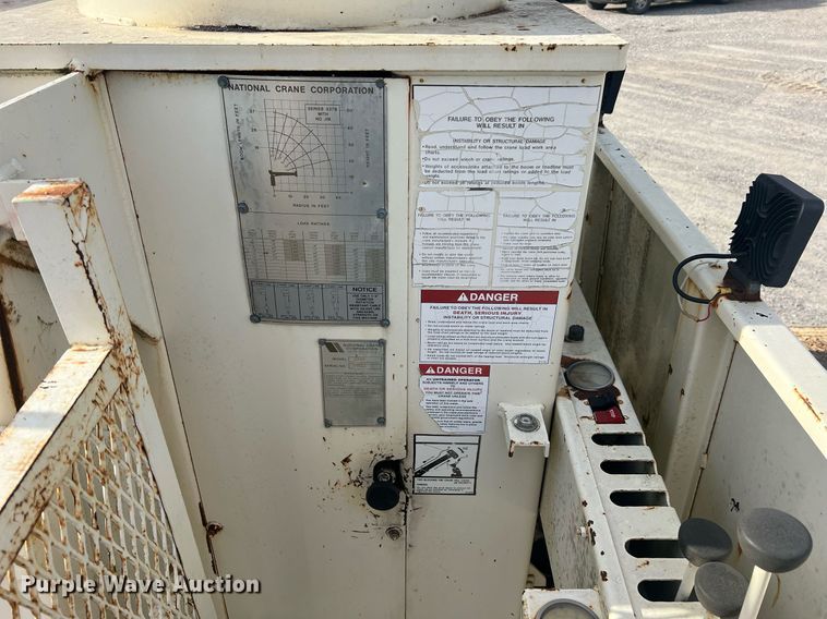 image for item NI9057 1990 Ford F800  crane truck