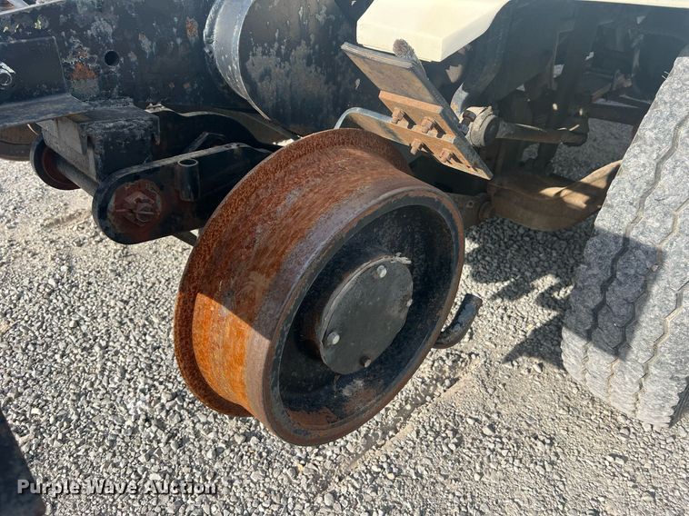 image for item NI9057 1990 Ford F800  crane truck