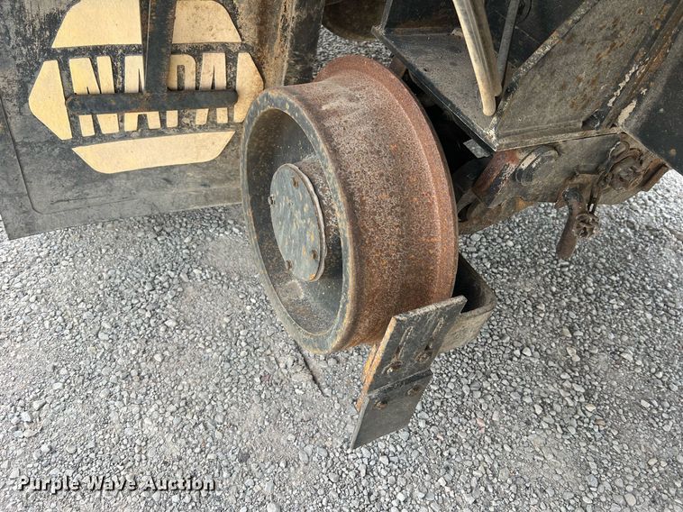 image for item NI9057 1990 Ford F800  crane truck