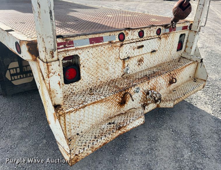 image for item NI9057 1990 Ford F800  crane truck