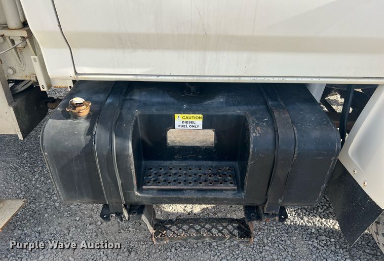 image for item NI9057 1990 Ford F800  crane truck