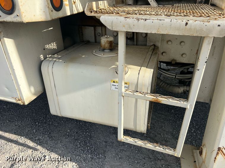 image for item NI9057 1990 Ford F800  crane truck