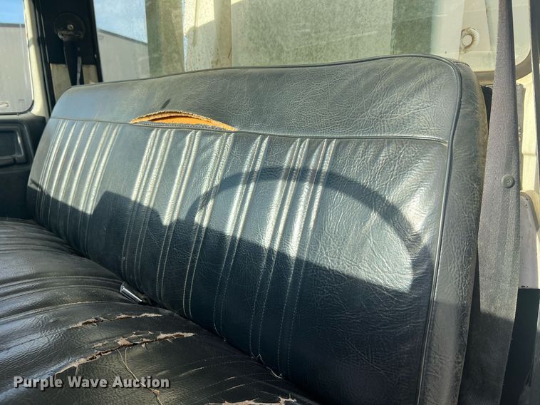 image for item NI9057 1990 Ford F800  crane truck