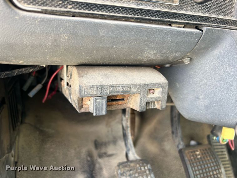 image for item NI9057 1990 Ford F800  crane truck