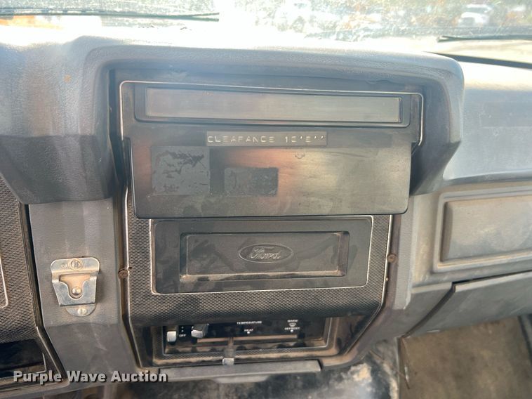 image for item NI9057 1990 Ford F800  crane truck