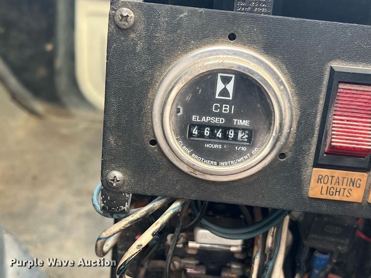 image for item NI9057 1990 Ford F800  crane truck