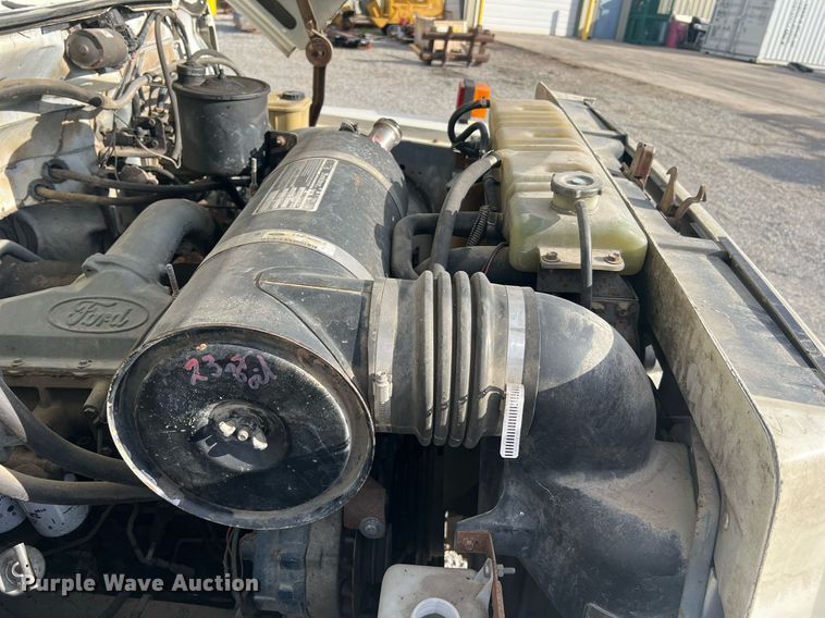 image for item NI9057 1990 Ford F800  crane truck