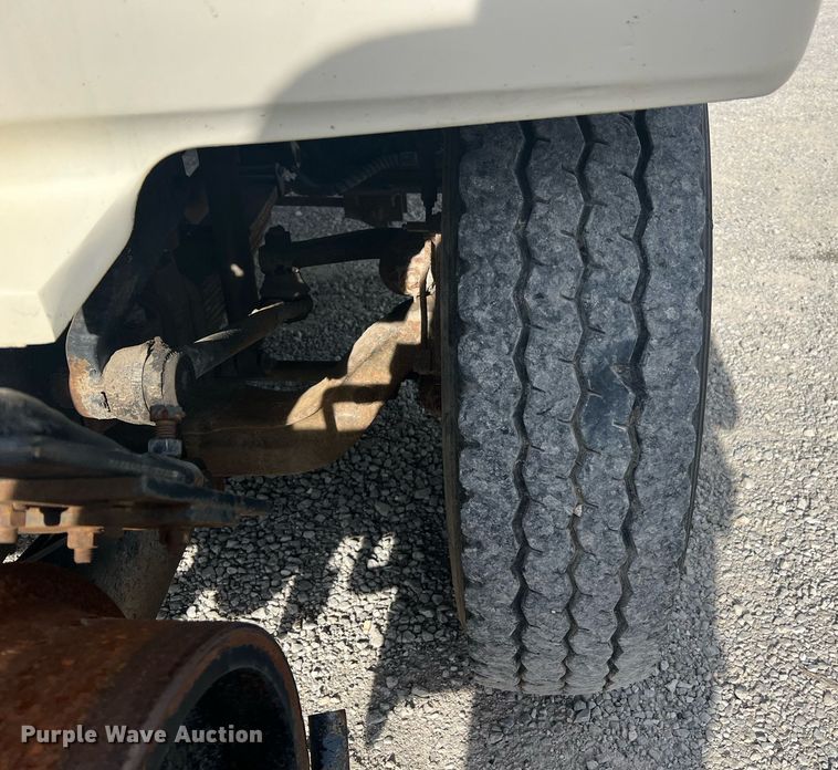 image for item NI9057 1990 Ford F800  crane truck