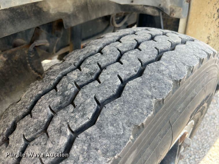 image for item NI9057 1990 Ford F800  crane truck