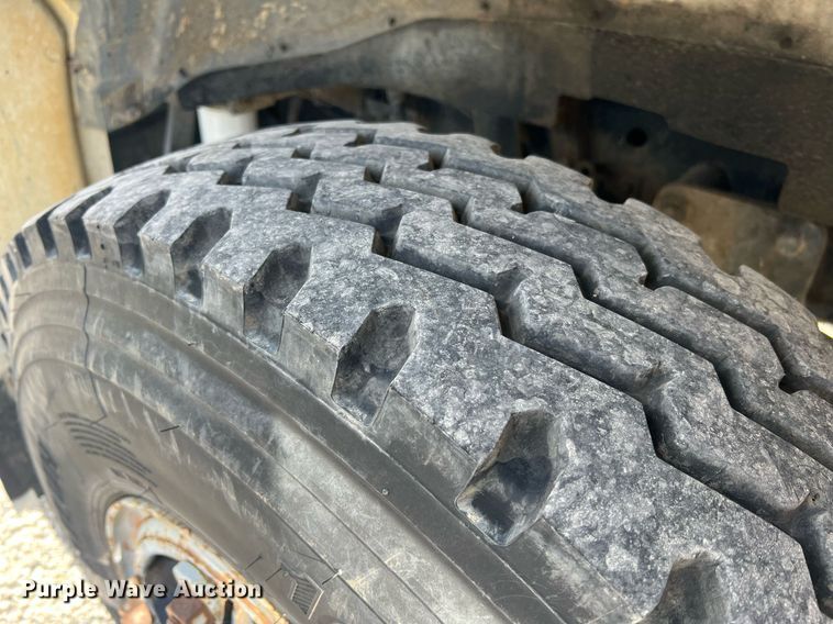 image for item NI9057 1990 Ford F800  crane truck