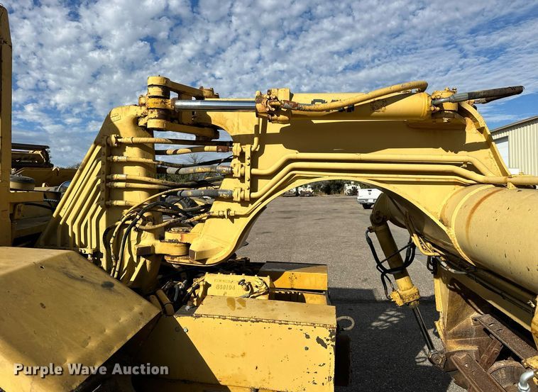 image for item NP9667 1978 Caterpillar 613B  elevating scraper