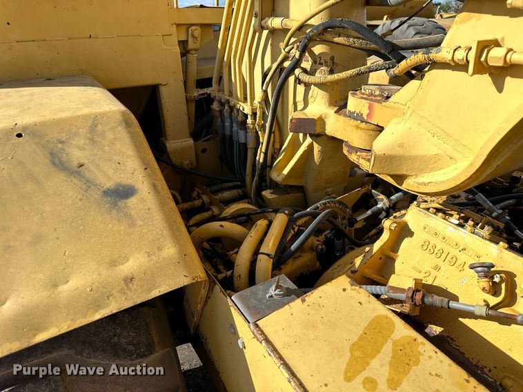 image for item NP9667 1978 Caterpillar 613B  elevating scraper